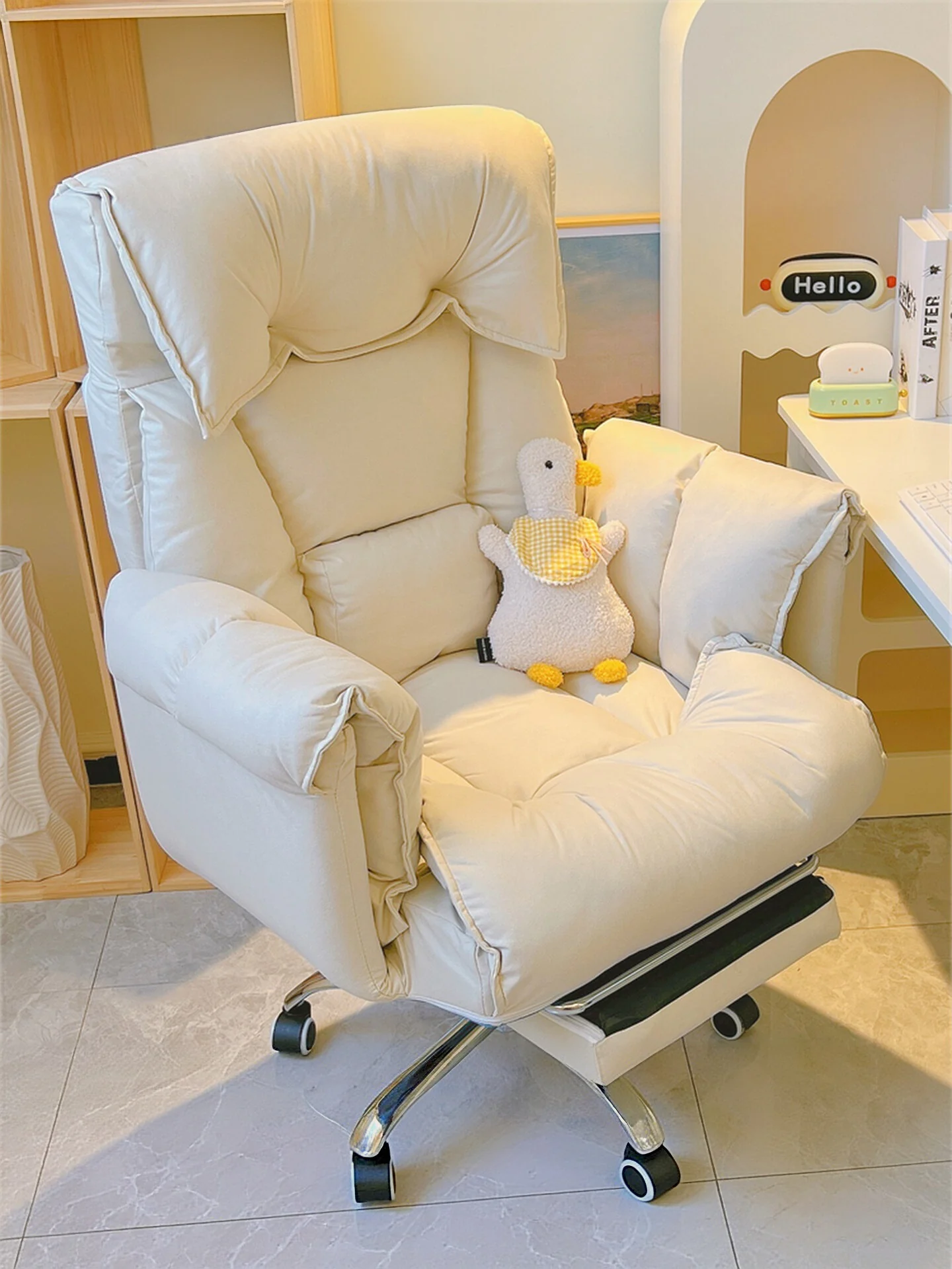 Adjustable Lounge Desk Chair with Footrest